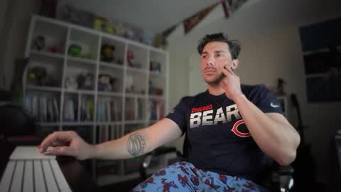 Snapshot of superboogs69 chatting on December 8, 6:33 am superboogs69 online show from December 8, 6:33 am