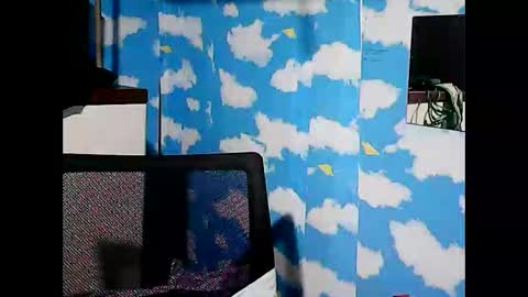 Snapshot of superclit4u chatting on April 28, 3:33 am superclit4u online show from April 28, 3:33 am