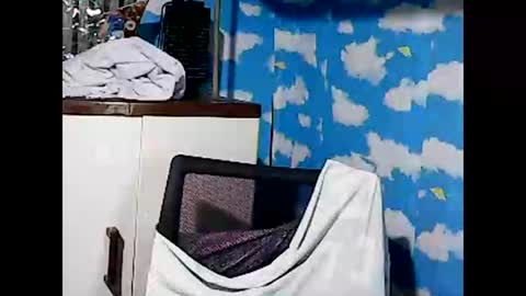 Snapshot of superclit4u chatting on April 30, 12:28 am superclit4u online show from April 30, 12:28 am