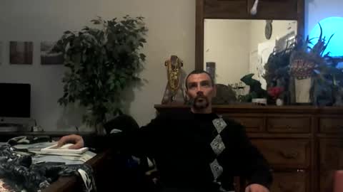 Snapshot of superd512 chatting on October 29, 12:29 pm Guero Cash online show from October 29, 12:29 pm