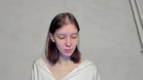 Una online show from February 27, 1:05 am