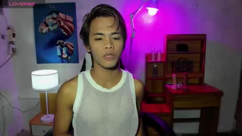 Snapshot of supernicecock1103 chatting on October 2, 6:53 am supernicecock1103 online show from October 2, 6:53 am