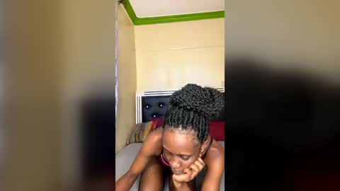 Snapshot of supersexxy_chyna chatting on June 19, 10:08 am supersexxy_chyna online show from June 19, 10:08 am