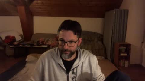 supersquirrel81 online show from November 18, 9:30 pm