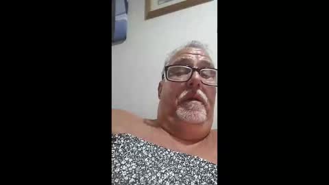 surfdude777888 online show from May 3, 12:16 am