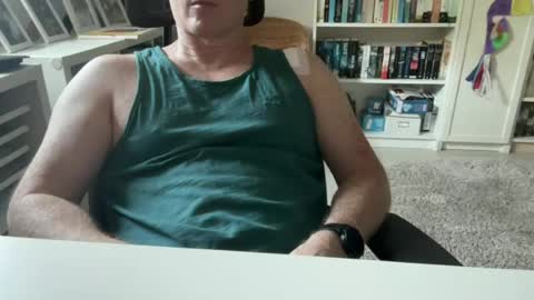Snapshot of surfstar81 chatting on June 20, 8:17 am surfstar81 online show from June 20, 8:17 am