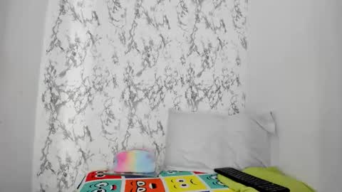 Snapshot of surifoster chatting on May 7, 2:22 pm suri online show from May 7, 2:22 pm