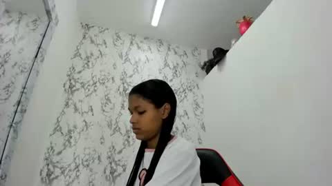 Snapshot of surifoster chatting on May 10, 1:49 pm suri online show from May 10, 1:49 pm