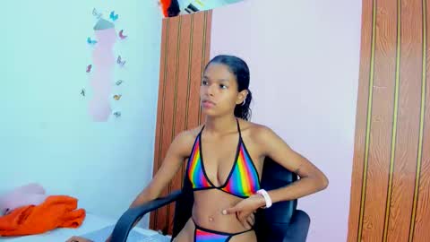Snapshot of surifoster chatting on May 26, 1:40 pm suri online show from May 26, 1:40 pm