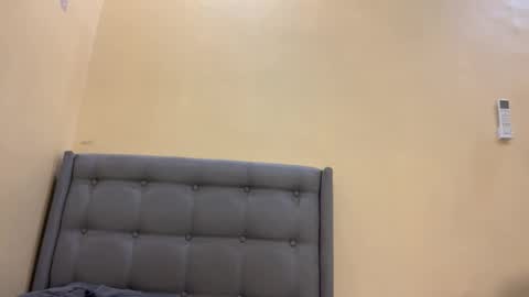 Mia online show from January 11, 3:00 am