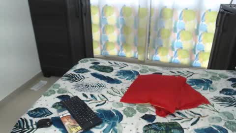 Ariadna online show from December 18, 2:45 pm