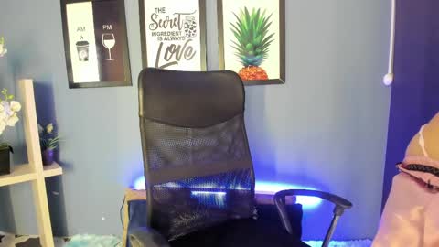 Susann online show from April 4, 12:02 pm