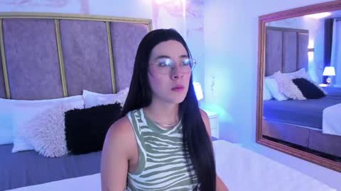 Snapshot of susa1userma_ chatting on May 12, 7:16 am Susann online show from May 12, 7:16 am