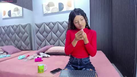 susana_sanchezz online show from March 18, 11:57 am