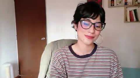 Snapshot of susana_w chatting on June 18, 8:46 pm susana_w online show from June 18, 8:46 pm