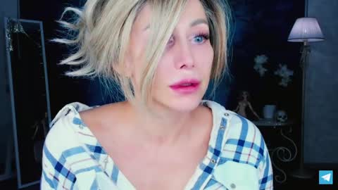 Snapshot of susannawallace chatting on May 31, 2:53 am InaraSerra online show from May 31, 2:53 am