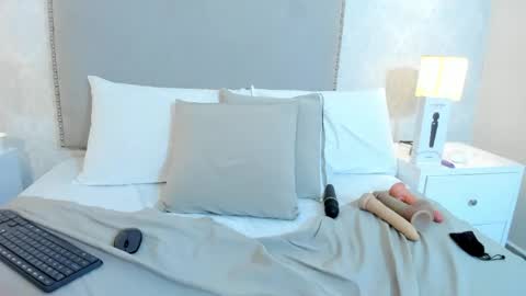 Snapshot of susanthomass chatting on May 15, 7:54 pm susanthomass online show from May 15, 7:54 pm