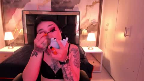 Snapshot of susanvilla chatting on November 18, 7:51 pm susanvilla online show from November 18, 7:51 pm