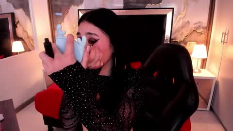 Snapshot of susanvilla chatting on December 2, 8:04 pm susanvilla online show from December 2, 8:04 pm