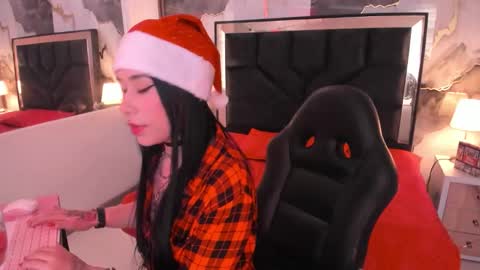 Snapshot of susanvilla chatting on December 20, 8:27 pm susanvilla online show from December 20, 8:27 pm