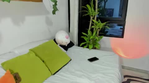 SusieGlass online show from February 18, 5:25 am