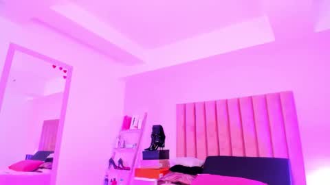 Sussan Nicole  online show from November 4, 12:48 pm