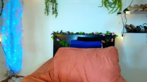 Snapshot of sussan_oconell chatting on June 13, 2:04 pm Sussan Oconell online show from June 13, 2:04 pm