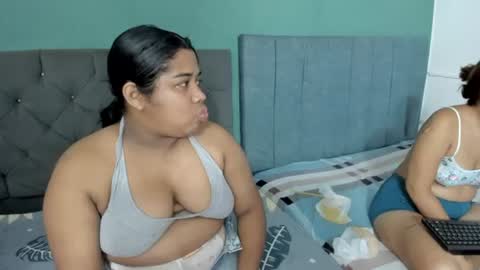 Snapshot of sussann_gomez chatting on June 10, 12:37 pm sussann online show from June 10, 12:37 pm