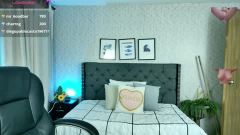 Snapshot of sussy__stone chatting on December 26, 9:58 pm online show from December 26, 9:58 pm