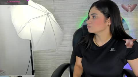   online show from March 20, 12:10 pm