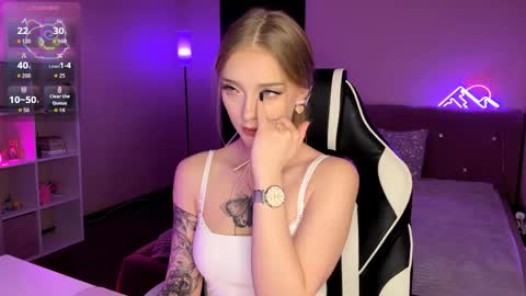 Snapshot of susyschuerholz chatting on April 21, 1:17 pm Jessica online show from April 21, 1:17 pm