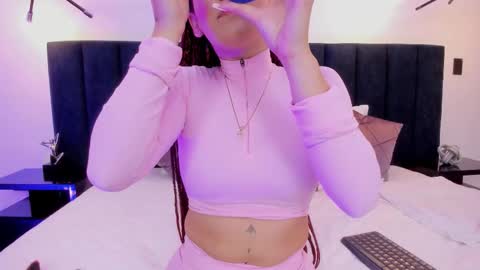 susyy online show from February 13, 4:19 am