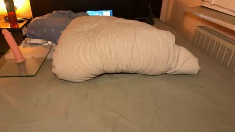 sutlac90 online show from March 16, 10:03 pm