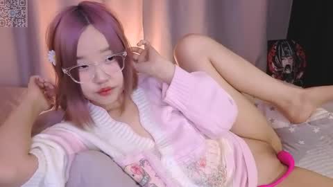 Sua online show from April 13, 1:05 pm