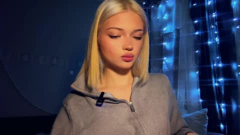 Stacy online show from March 31, 10:21 pm