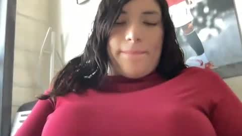 Suzy online show from April 11, 8:46 pm