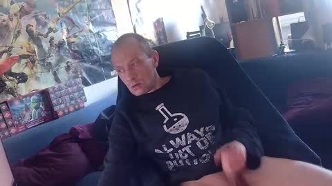 Snapshot of svenerd______ chatting on February 15, 8:35 am svenerd______ online show from February 15, 8:35 am