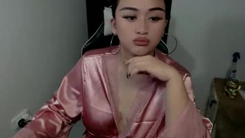 Snapshot of sw33tgirl_moaner chatting on May 25, 8:31 am Angelic Baby online show from May 25, 8:31 am