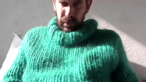 Snapshot of sweaterboy666 chatting on February 12, 11:07 am sweaterboy666 online show from February 12, 11:07 am
