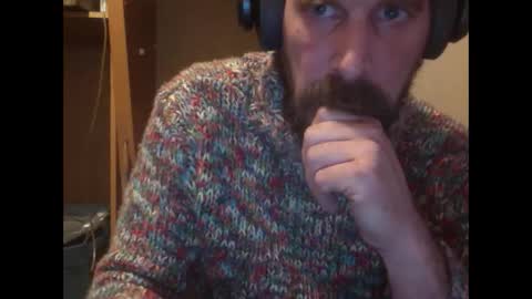 Snapshot of sweaterboy666 chatting on February 14, 6:45 am sweaterboy666 online show from February 14, 6:45 am