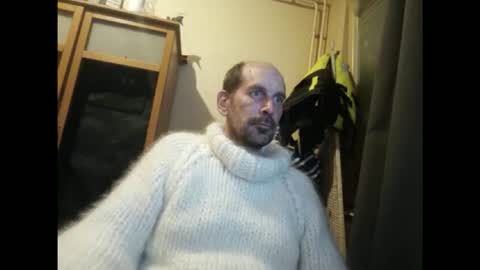 Snapshot of sweaterboy666 chatting on February 4, 11:53 pm sweaterboy666 online show from February 4, 11:53 pm