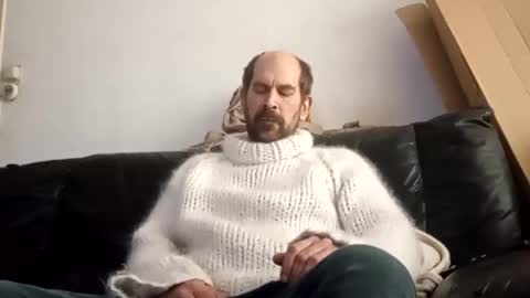 Snapshot of sweaterboy666 chatting on February 24, 9:51 am sweaterboy666 online show from February 24, 9:51 am