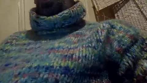 Snapshot of sweaterboy666 chatting on March 11, 9:32 pm sweaterboy666 online show from March 11, 9:32 pm