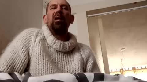 Snapshot of sweaterboy666 chatting on March 17, 9:45 am sweaterboy666 online show from March 17, 9:45 am