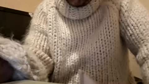 Snapshot of sweaterboy666 chatting on June 30, 9:05 pm sweaterboy666 online show from June 30, 9:05 pm