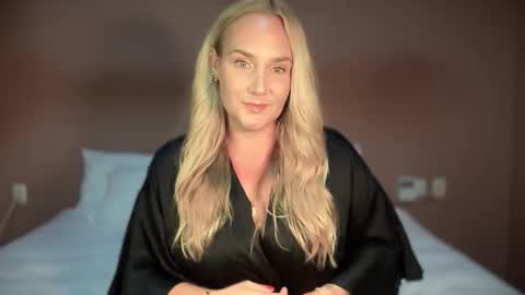 Snapshot of swedish_candii chatting on October 12, 4:22 am Swedish Candii online show from October 12, 4:22 am