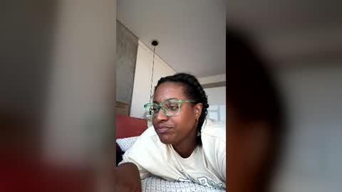 Snapshot of sweer_oshun chatting on June 24, 11:26 pm Evangeline online show from June 24, 11:26 pm