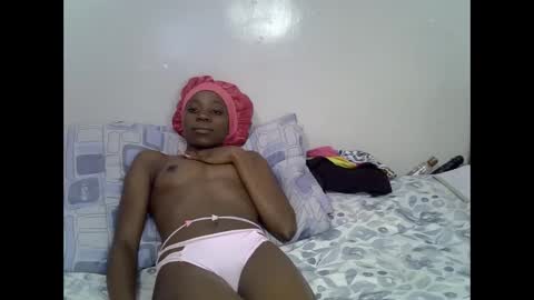 Snapshot of sweest_caster chatting on May 18, 4:13 pm Sweetest doll online show from May 18, 4:13 pm