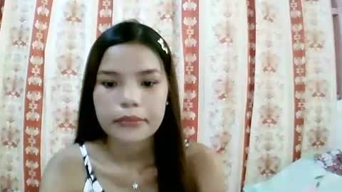Snapshot of sweet01pinay chatting on May 16, 6:32 am sweet01pinay online show from May 16, 6:32 am