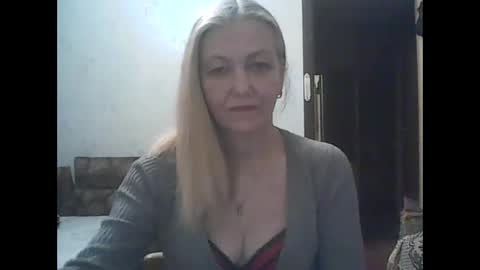 Snapshot of sweet4blonde609 chatting on December 7, 4:09 am sweet4blonde609 online show from December 7, 4:09 am